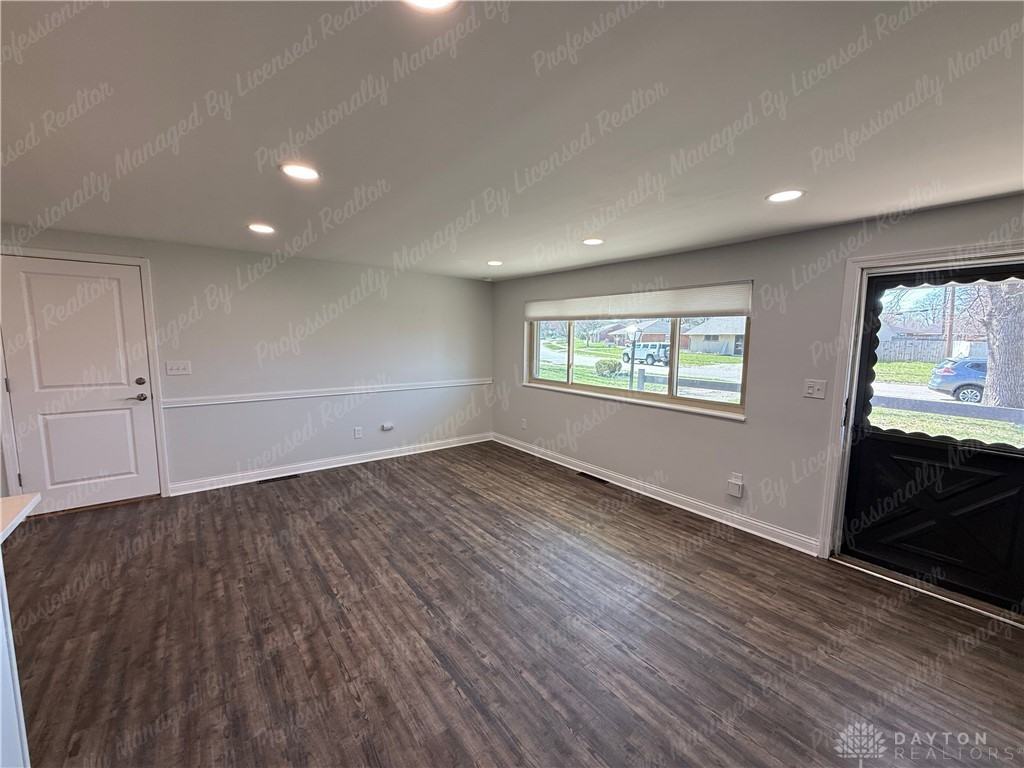 3590 Hertland Dr - Photo 5 of 39