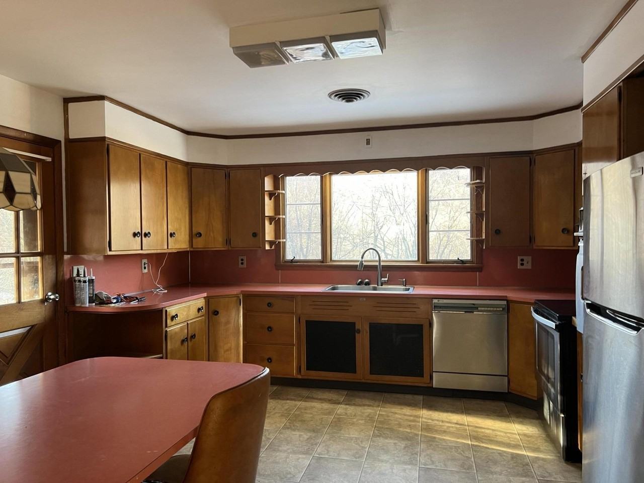 706 E Catawissa St - Photo 3 of 21