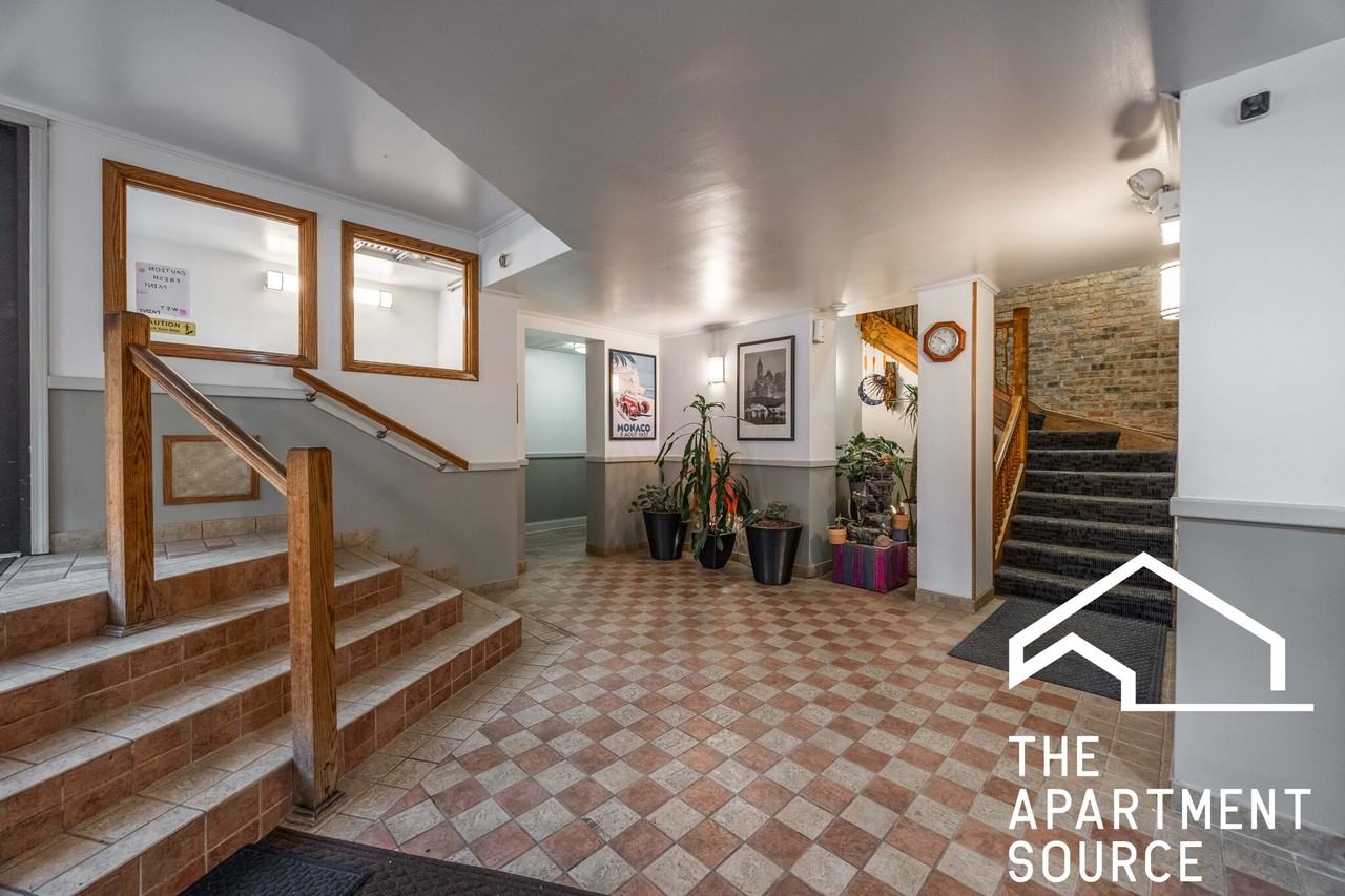 4241 North Kenmore Avenue #303 - Photo 7 of 9