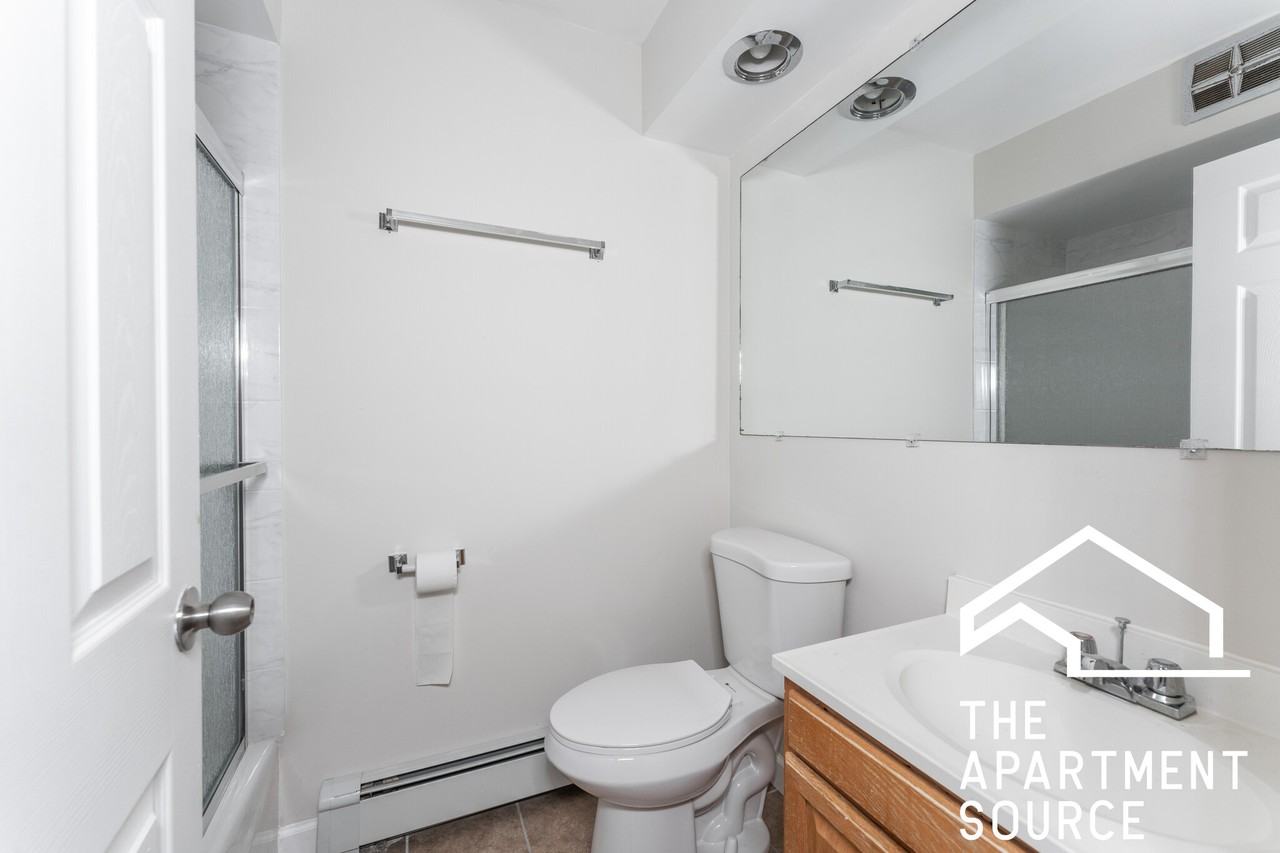 5909 North Kenmore Avenue #207 - Photo 6 of 18