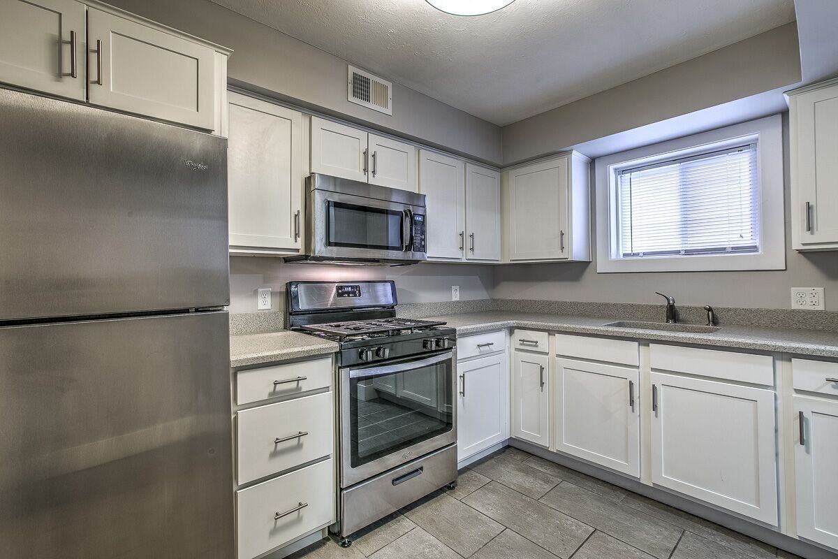 Eleanor - Photo 3 of 21