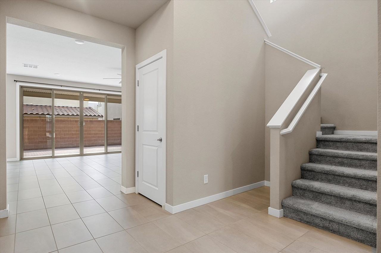 537 Monarch Ridge Ct - Photo 3 of 31