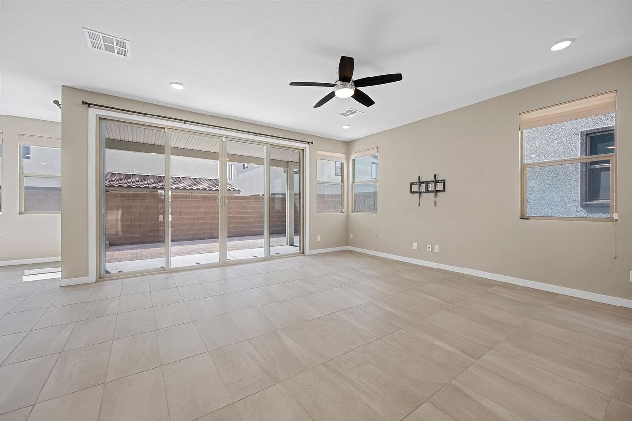 537 Monarch Ridge Ct - Photo 4 of 31