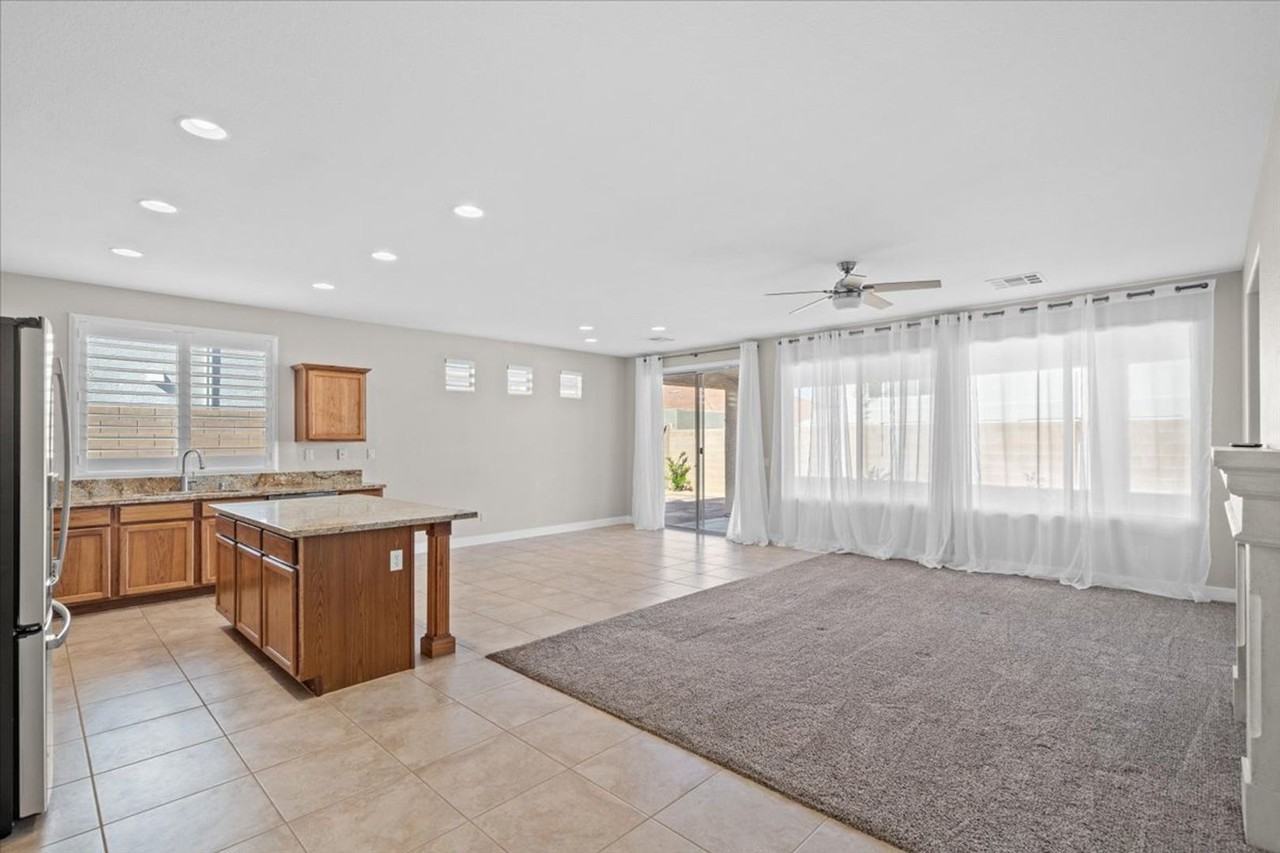 988 Buffalo River Ave - Photo 7 of 24