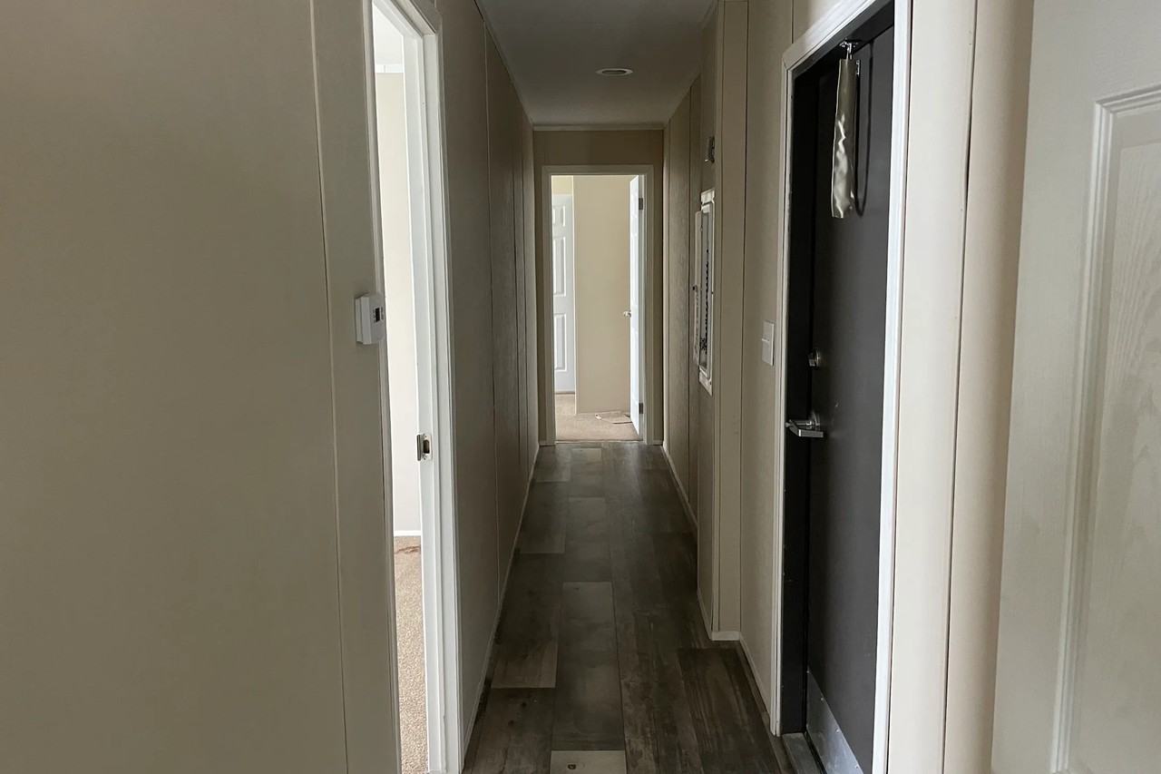 1040 Main St - Photo 3 of 10