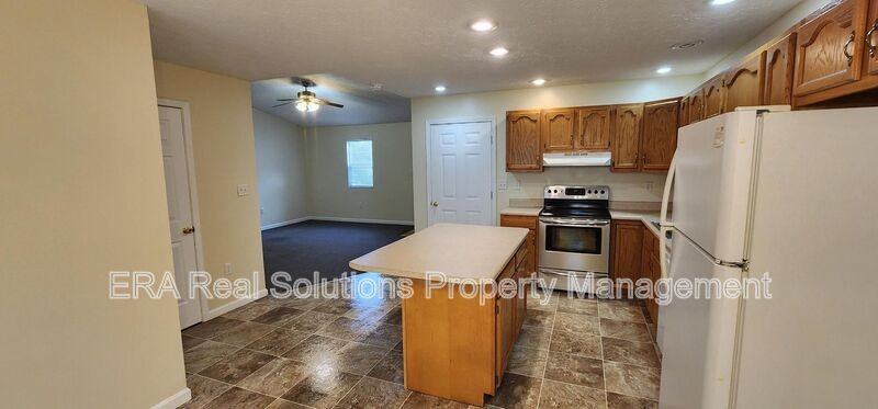 1038 N West St - Photo 5 of 14