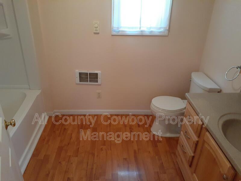 710 E Custer St #710 - Photo 5 of 7