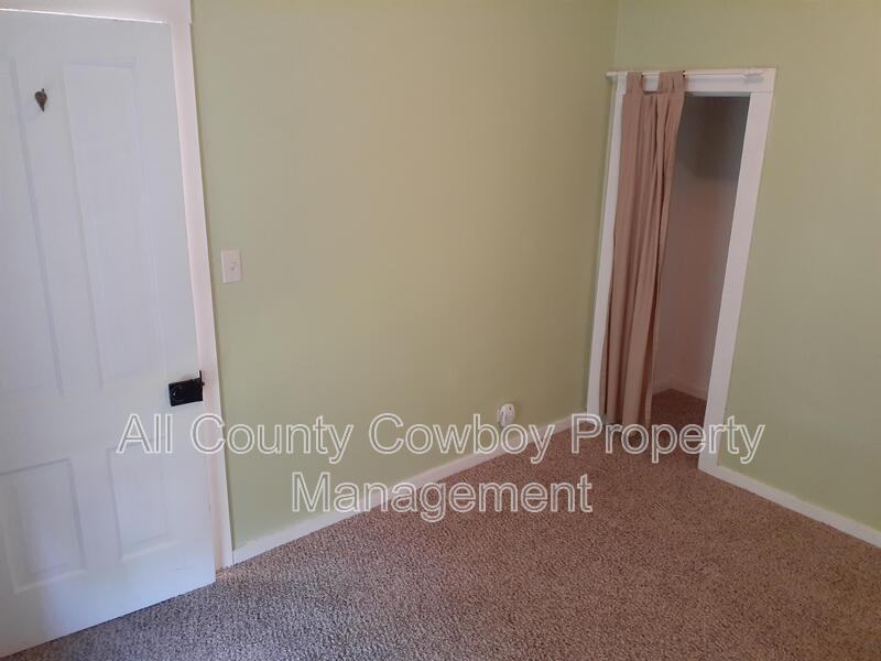 710 E Custer St #710 - Photo 6 of 7