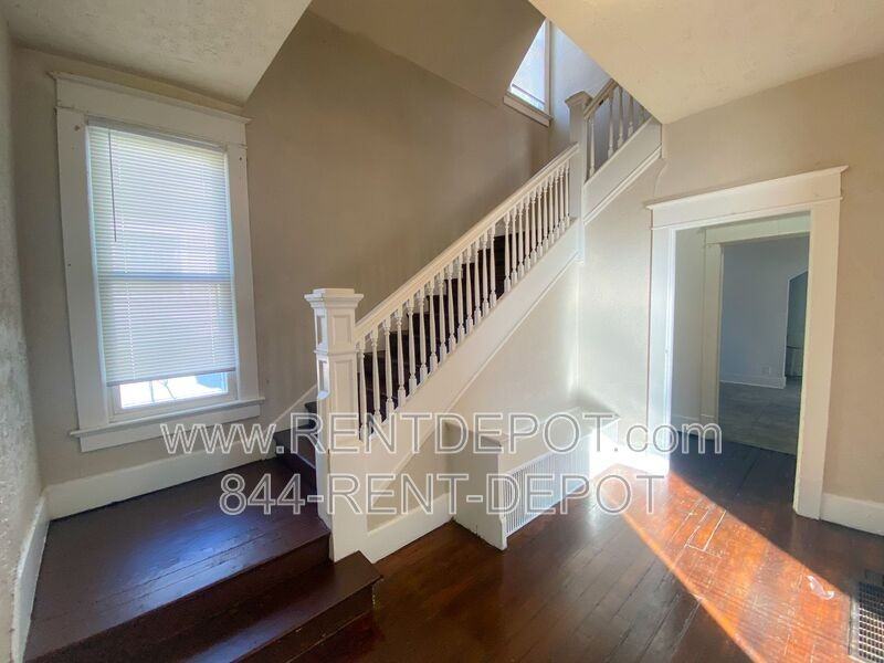 1012 Adams Ave - Photo 2 of 16