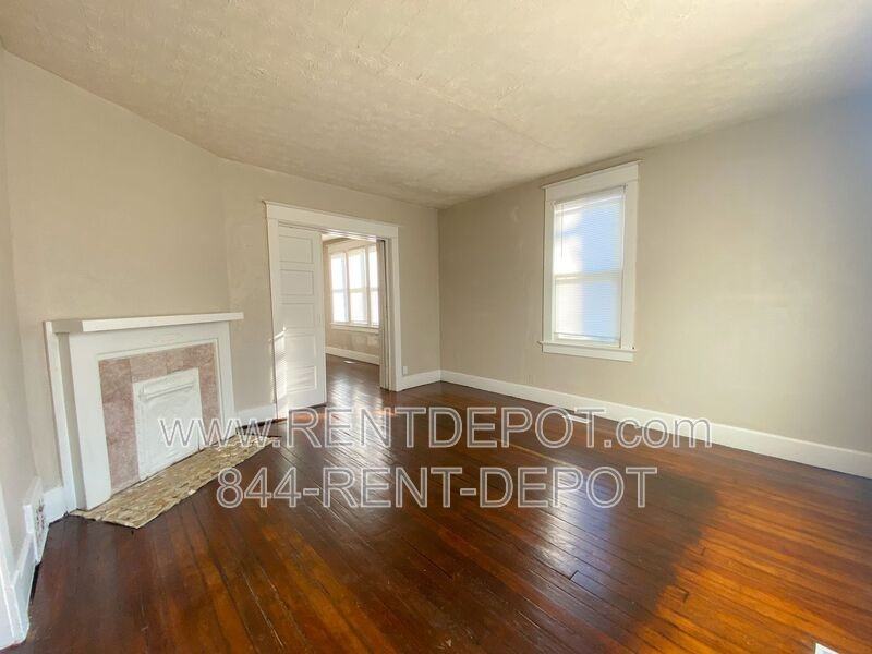 1012 Adams Ave - Photo 3 of 16