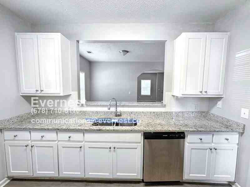 8641 Thomas Rd - Photo 3 of 42