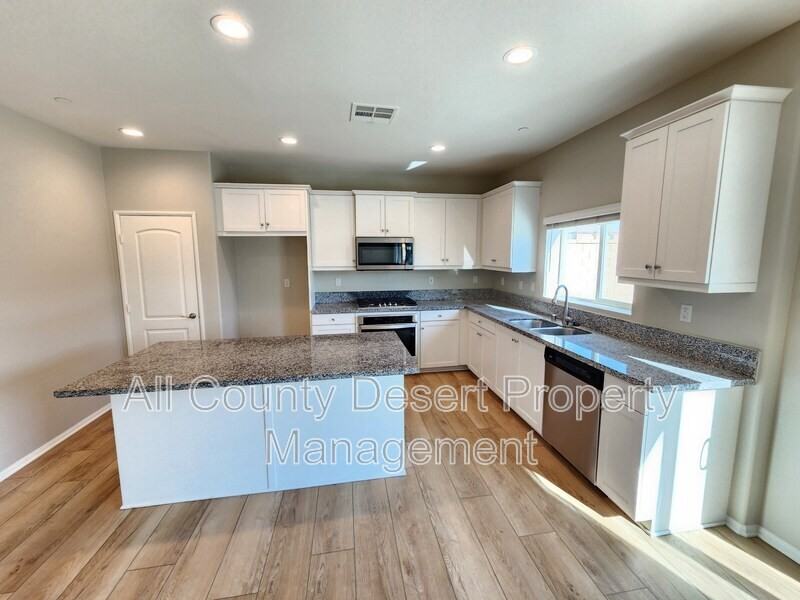 84649 Merus Ave - Photo 5 of 36
