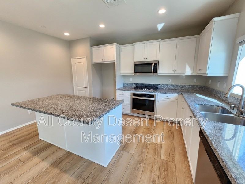 84649 Merus Ave - Photo 6 of 36