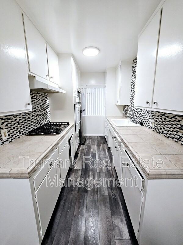 621 W California Ave #2