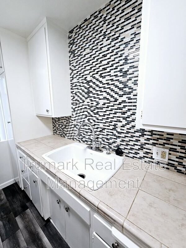 621 W California Ave #2 - Photo 3 of 15