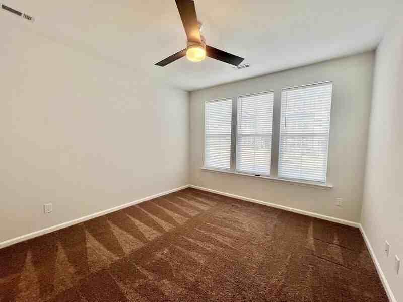 109 Hickory Plains Rd - Photo 3 of 33