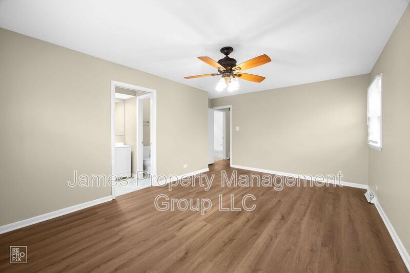 17708 Grandview Dr - Photo 2 of 9