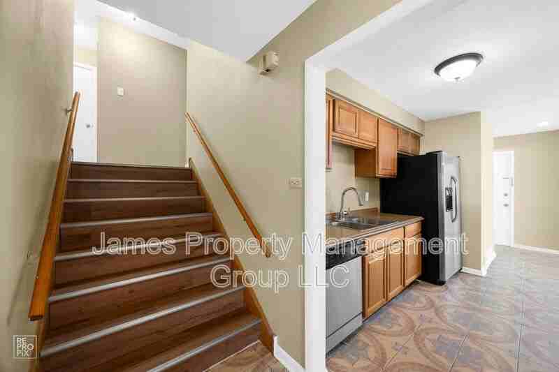 17708 Grandview Dr - Photo 3 of 9