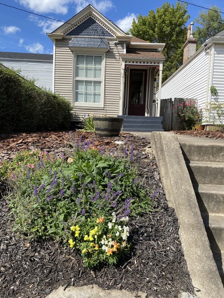 1431 Rufer Ave - Photo 2 of 16