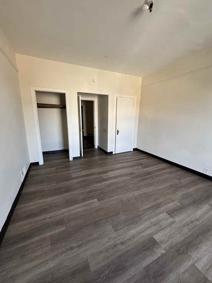 1115 Reservoir St - Photo 3 of 10