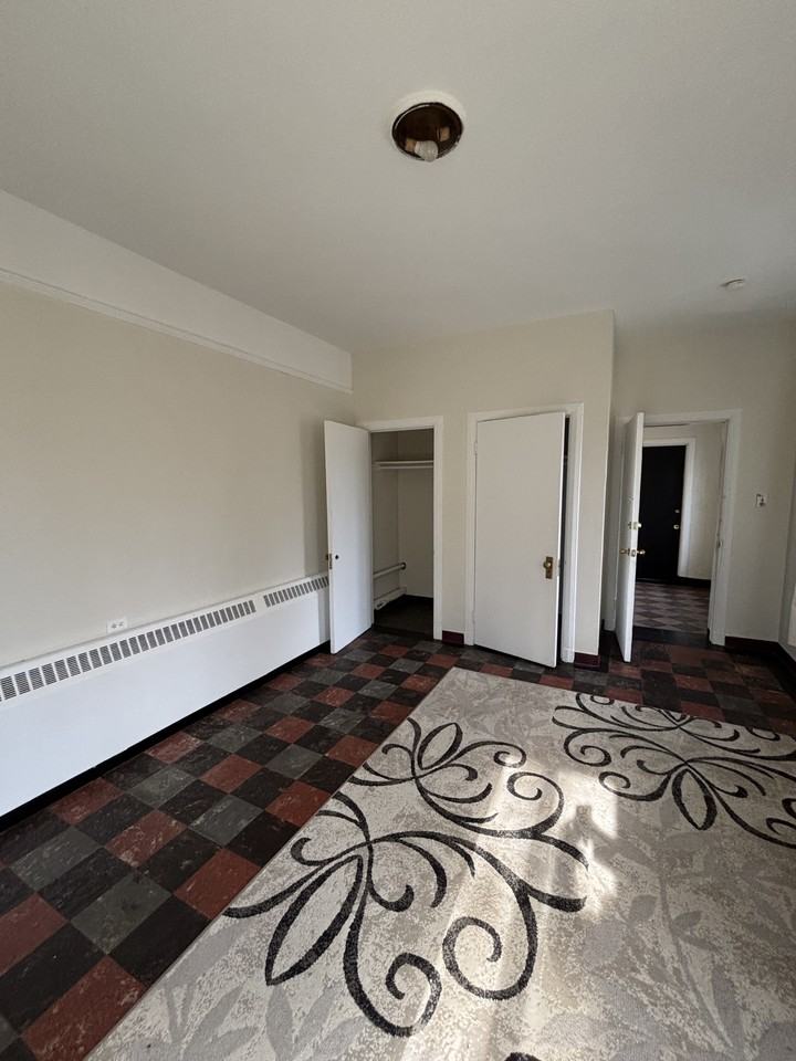 1115 Reservoir St - Photo 5 of 10