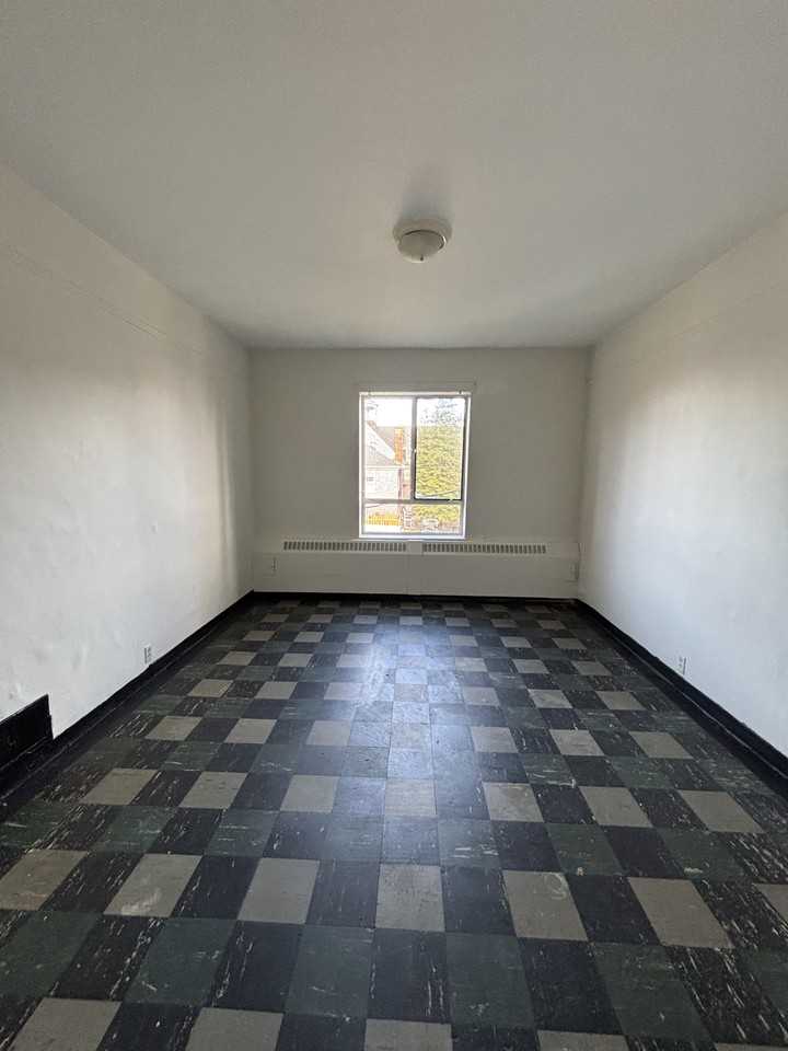 1115 Reservoir St - Photo 6 of 10