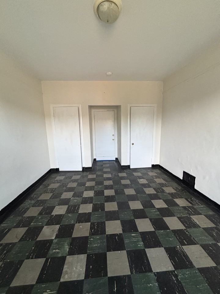 1115 Reservoir St - Photo 7 of 10