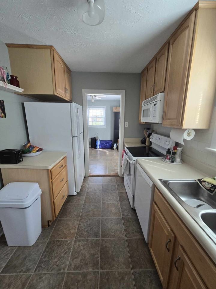 5206 Monument Ave - Photo 3 of 10