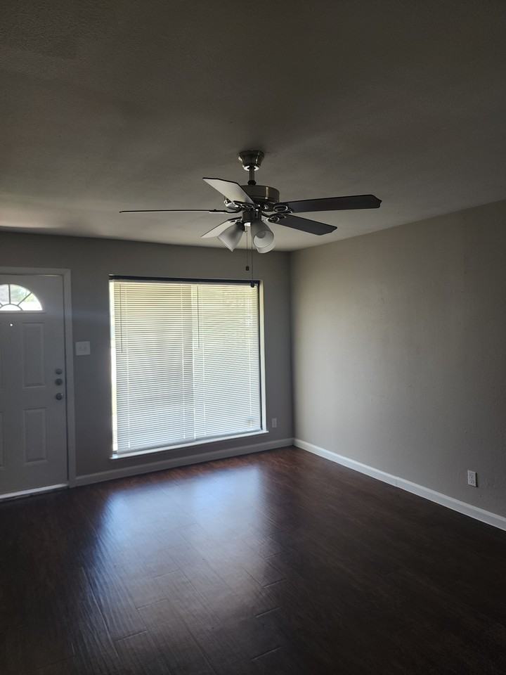 1437 Oak Grove Rd - Photo 2 of 26
