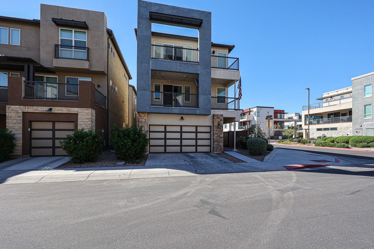 7067 W Jasper Dr - Photo 2 of 50