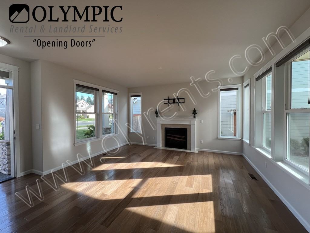 9043 Eleanor Dr Se - Photo 3 of 42