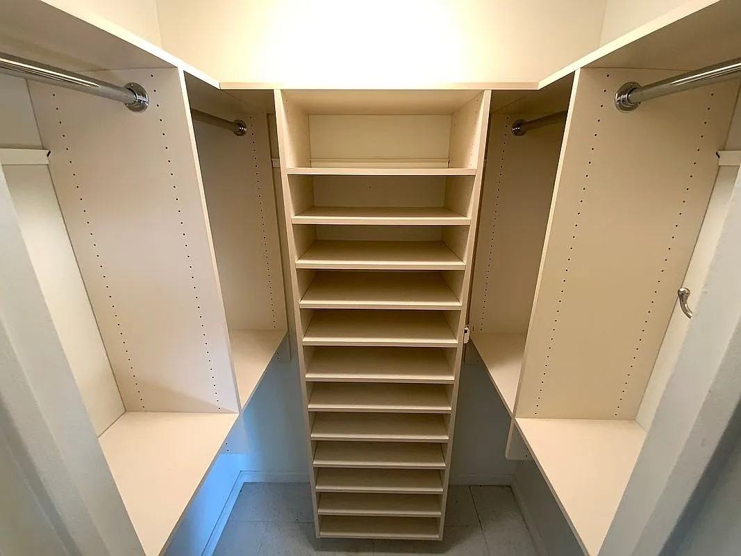 269 Grand Central Pkwy - Photo 3 of 9