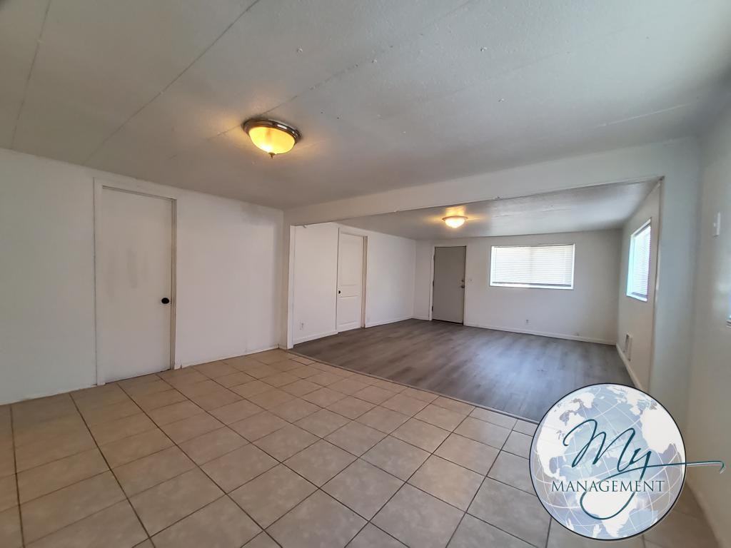 227 W Avenue F - Photo 4 of 13