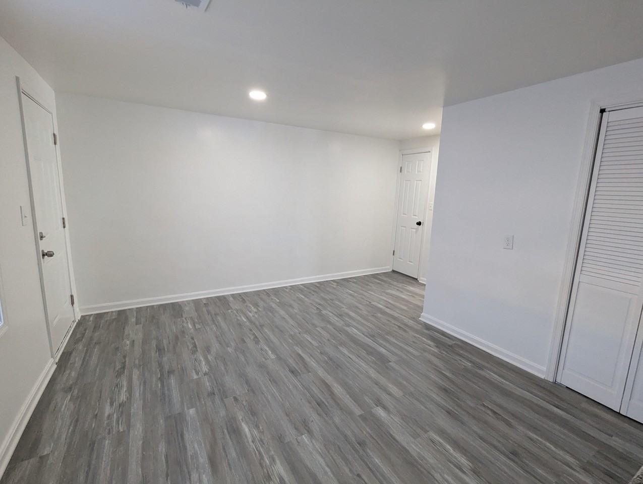 3040 Elizabeth Ave - Photo 3 of 13