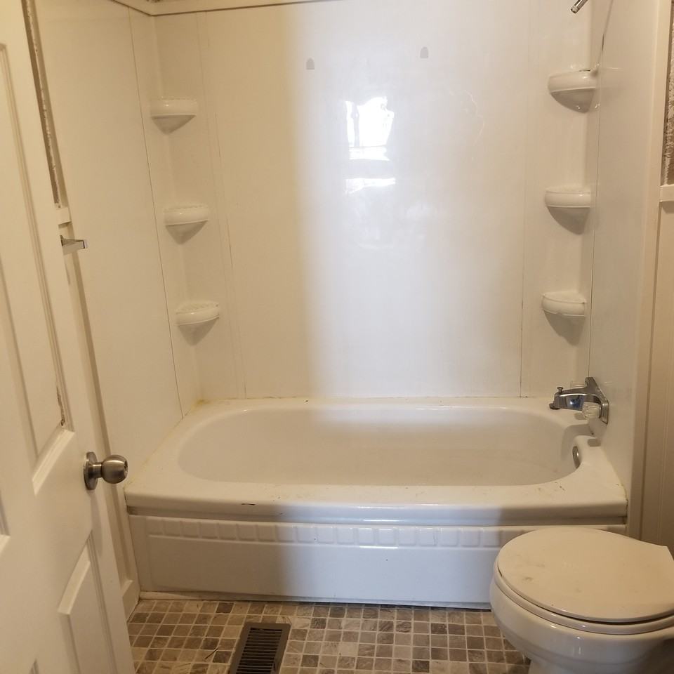 1528 N Oakland Ave - Photo 3 of 5
