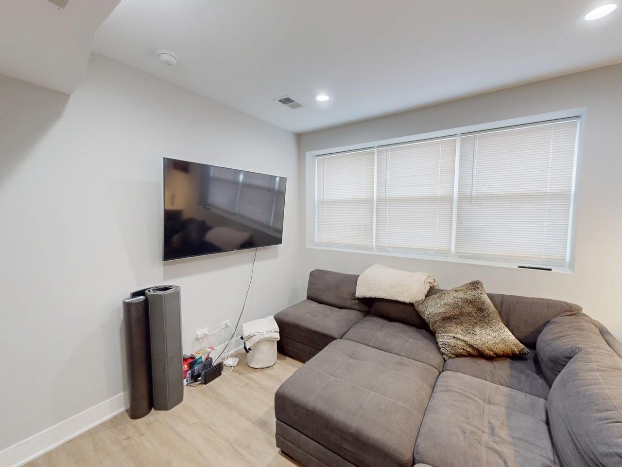 1857 N Whipple St #G - Photo 2 of 14