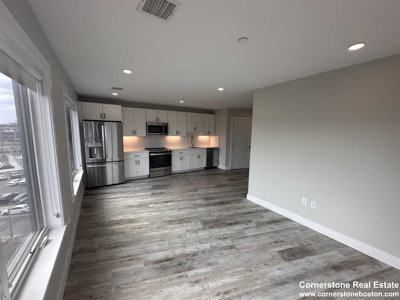 Old Colony Ave #611 - Photo 2 of 8