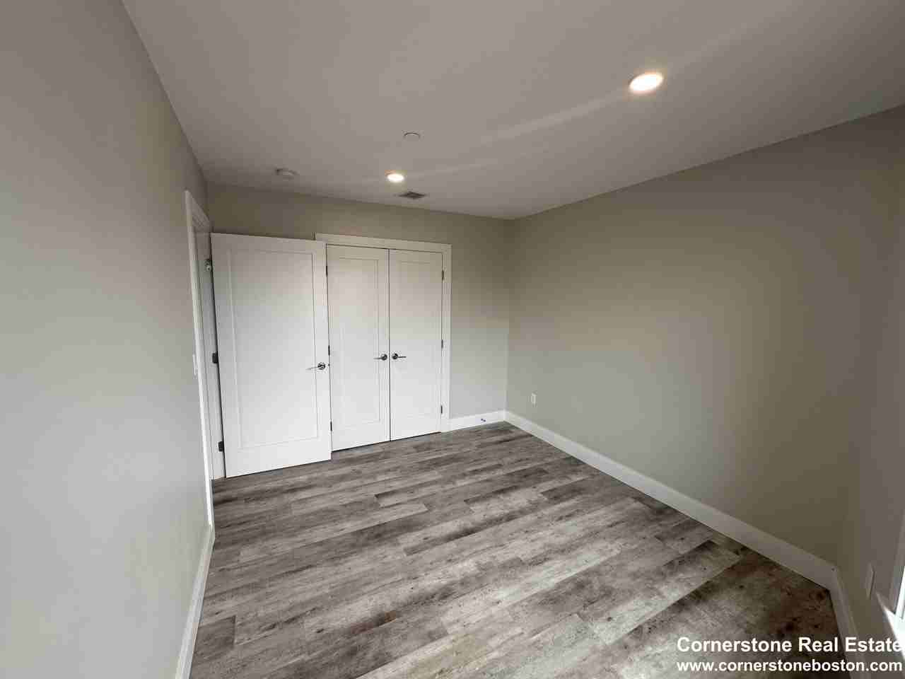 Old Colony Ave #611 - Photo 6 of 8