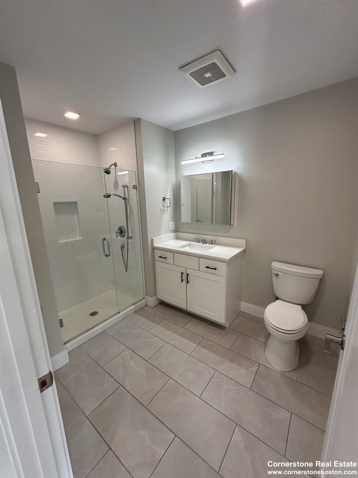 Old Colony Ave #611 - Photo 7 of 8