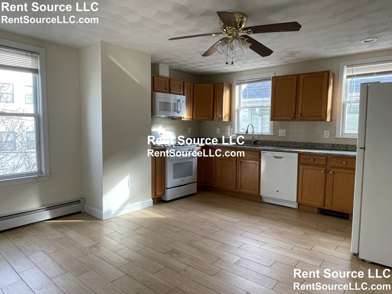 1094 Cambridge St - Photo 6 of 18