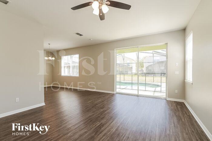 1856 Royal Ridge Dr - Photo 3 of 15
