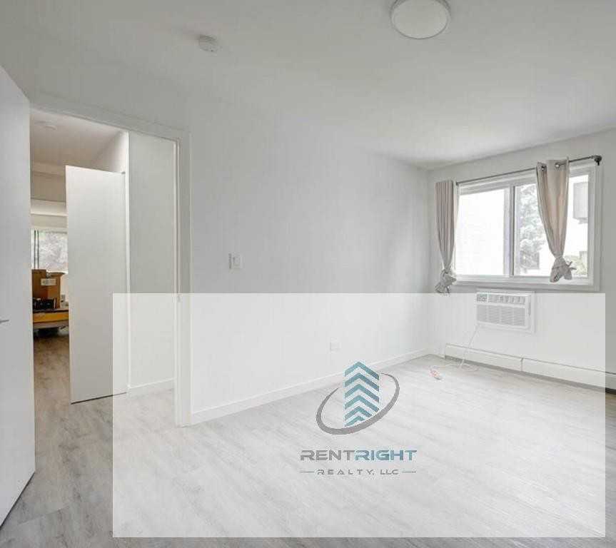 7621 N Sheridan Rd #2J - Photo 6 of 12