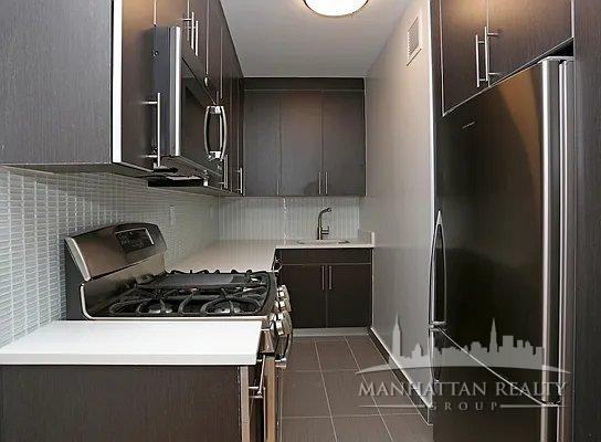 W 53rd St #619 - Photo 3 of 7