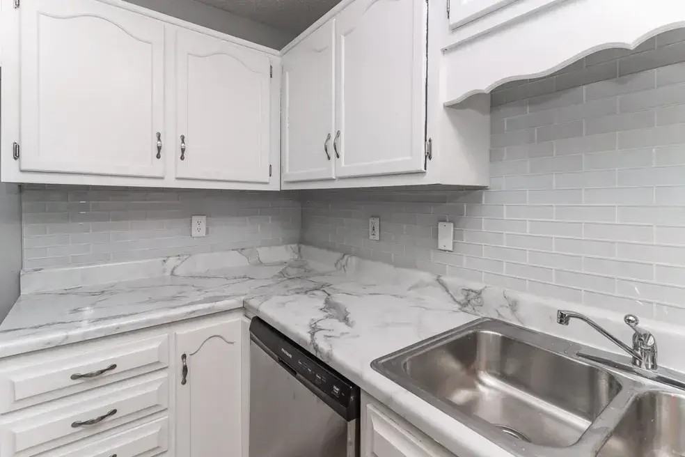 The Oaks at Northshore - Photo 2 of 23