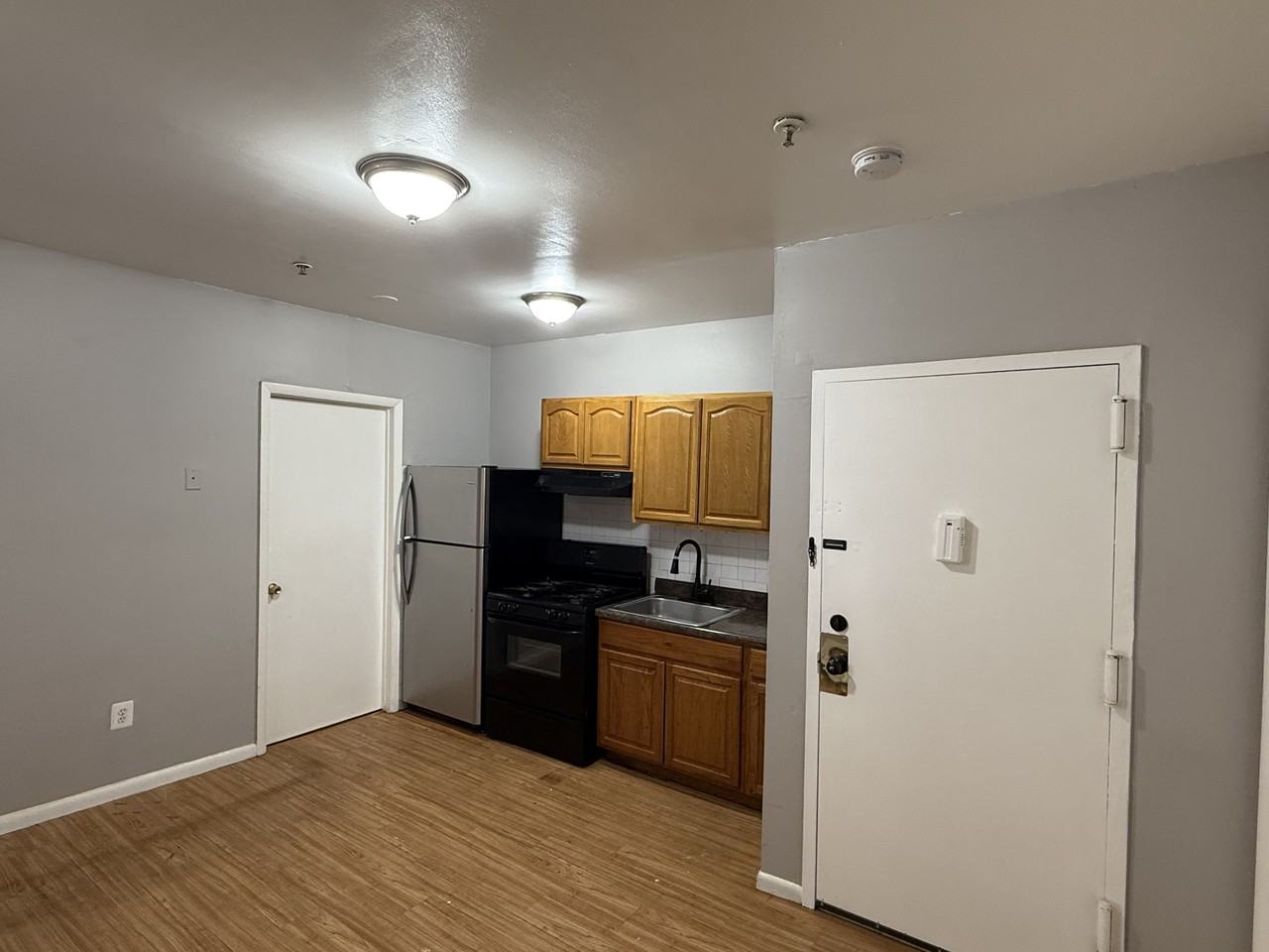 1206 BERGENLINE - Photo 4 of 8