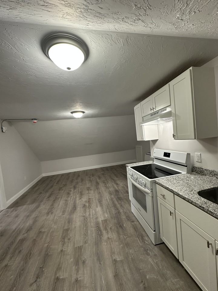 1870 Purchase Street - Photo 2 of 6