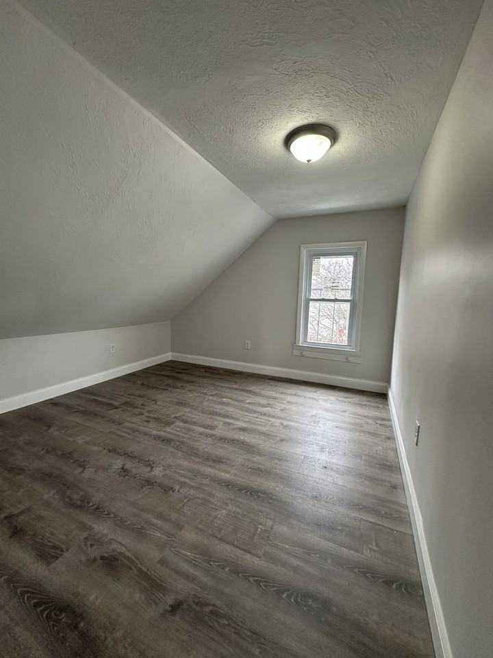 1870 Purchase Street - Photo 3 of 6