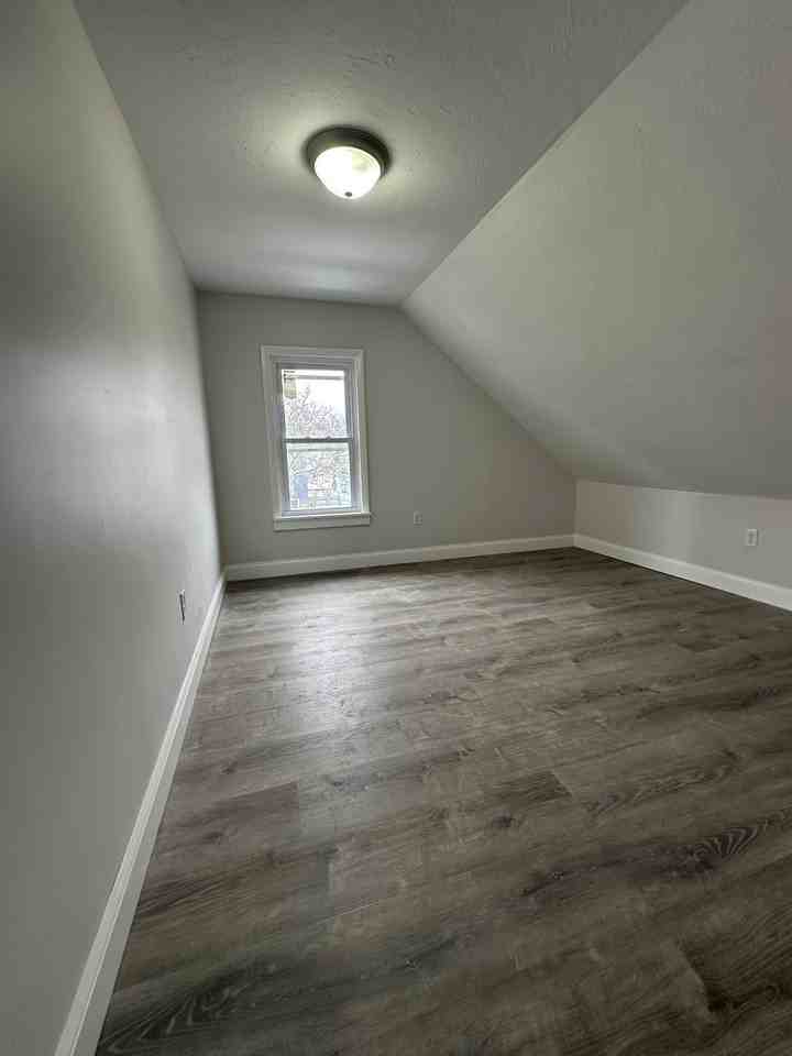 1870 Purchase Street - Photo 4 of 6