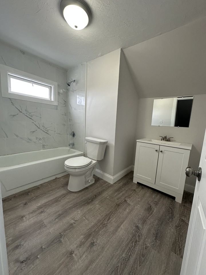 1870 Purchase Street - Photo 5 of 6