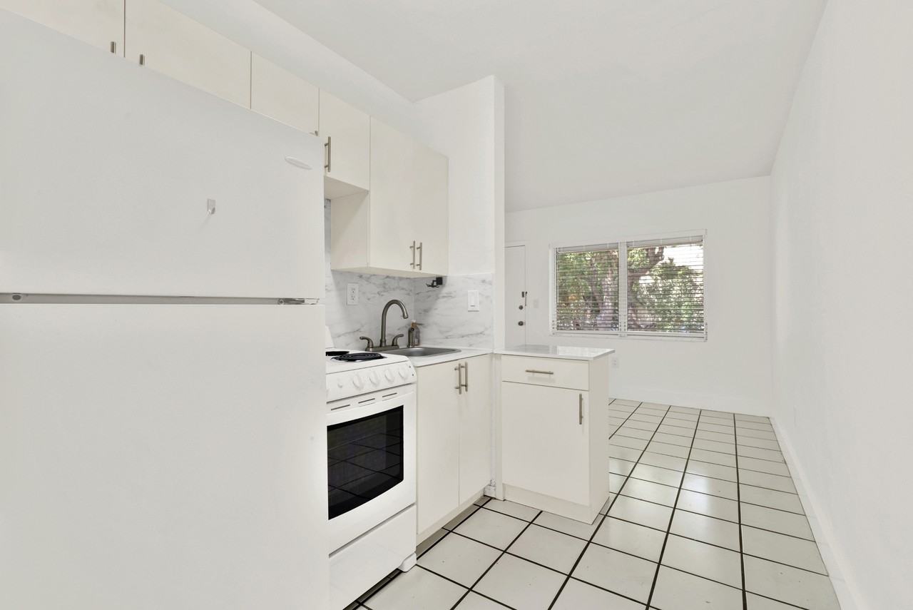 426 Santander Ave. - Photo 7 of 11